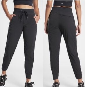 Athleta Trekkie North Joggers In Black
